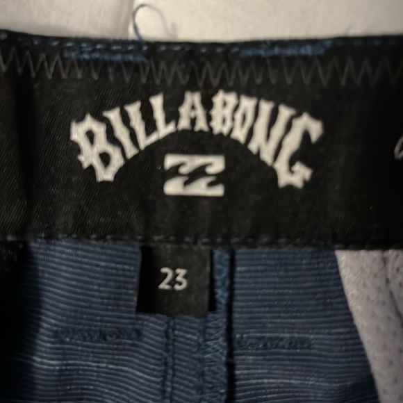 Boys billabong shorts - Picture 4 of 4